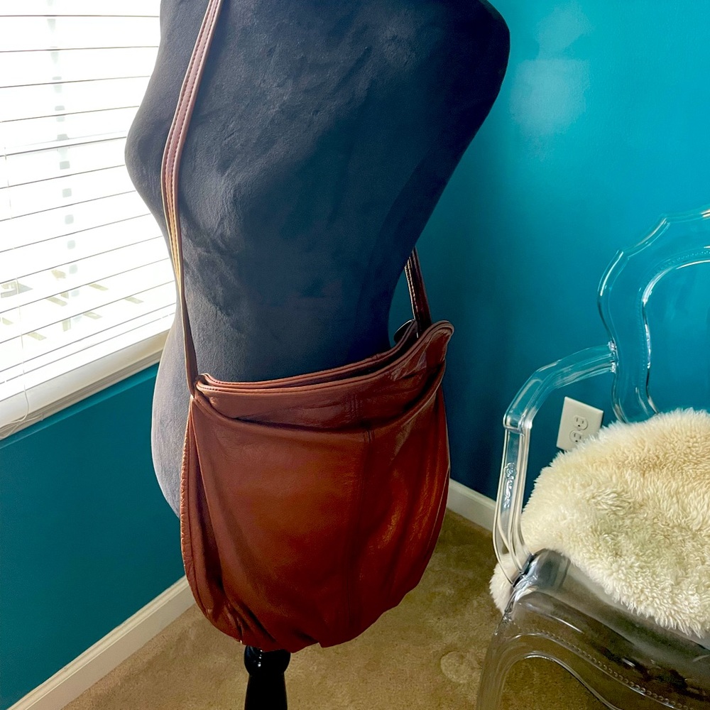 Beautiful brown leather shoulder bag - no label - - Picture 1 of 10